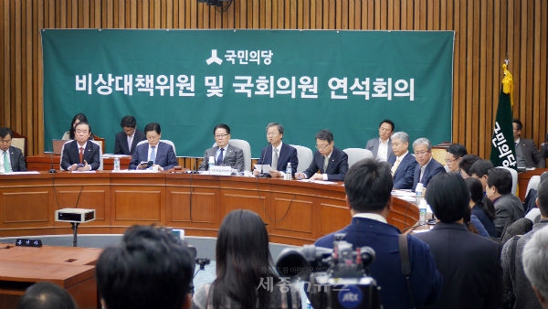 국민의당  천정배 전 공동대표는 17일 “박 대통령을 피의자로 전환 긴급체포” 해야 한다고 주장했다.(사진제공=천정배의원실)