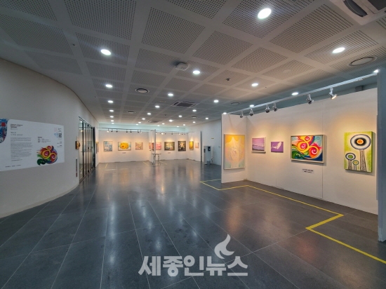 세종시립도서관·국립세종도서관,‘도약’전 개막